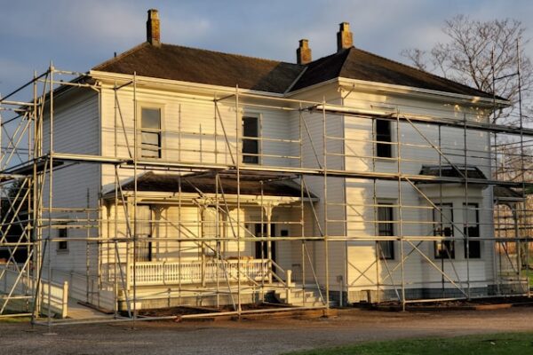 Tips Renovasi Rumah agar Tampak Luas dengan Budget Terbatas renovasi rumah